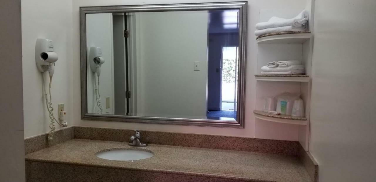 Budget Lodge Newport News Buitenkant foto
